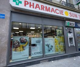 fenêtre-pharmacie-sun-store-lausanne-riponne