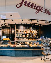 Junge Die Bäckerei. Bild 3