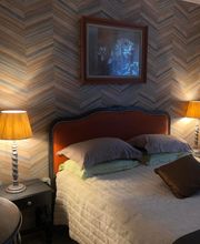 Les Fleurs De Lys image 4