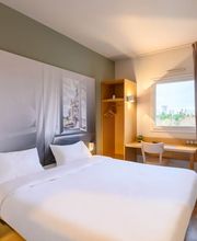 B&B HOTEL Creil Chantilly image 1