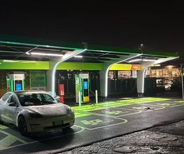 IPLANET Ricarica in sicurezza in modalità ultra fast per tutti i veicoli elettrici.