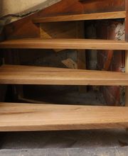 ... werden durch neue Eichenstufen ersetzt.