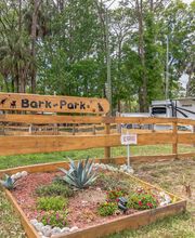 Eleanor Oaks RV Park image 16