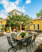 Broadlands Apartments image 14