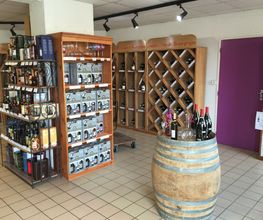 Le Caveau SARL image 2
