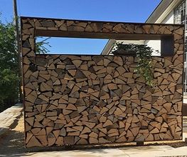 Holz im Garten