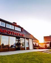 Aussenansicht der Apotheke in Levern