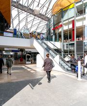 Pôle de commerces et de loisirs Confluence image 7