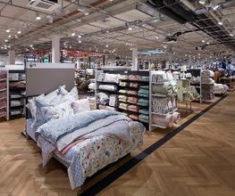 MANOR Hinwil Bild 9