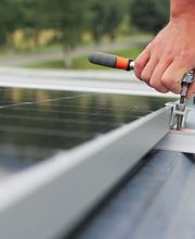 Gemeinsam entwickeln wir das für Sie passende Energiekonzept, das auf Ihre Bedürfnisse zugeschnitten ist. Unsere innovativen Lösungen geben Ihnen die Möglichkeit, unabhängiger von den Schwankungen der Strompreise zu werden.