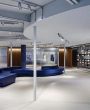 On Flagship Store Zurich Limmatquai Bild 2