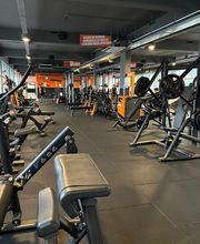Basic-Fit Rotterdam 1e Jerichostraat - free weight zone