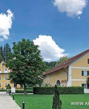 Armstark Handels-GmbH Deutschland | Fachausstellung Tettenweis | Seit knapp 30 Jahren Ihr Spezialist für Whirlpools, Swim Spas, Saunen und Infrarotkabinen