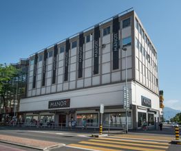 MANOR Zug Bild 1