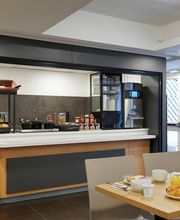 B&B HOTEL Marseille Parc Chanot image 10