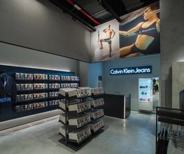 Calvin Klein Jeans immagine 3