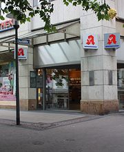 Aussenansicht der Einhorn-Apotheke