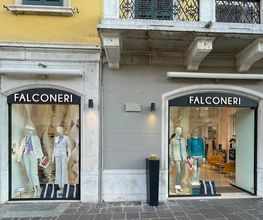 Falconeri immagine 1