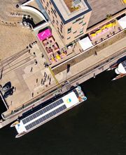 Solarwaterworld Hafen: Schiffsrundfahrten und Sightseeing Touren in Berlin mit Solar-Katamaran Bild 13