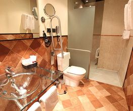 bano-hotel-01.jpg