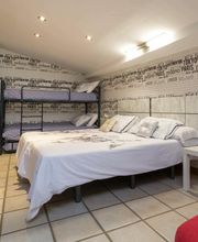 Alojamiento Turístico Completo con piscina y jardín imagen 20