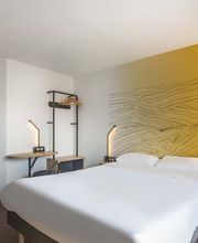 B&B HOTEL Cholet Nord image 1
