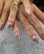 Hélène beauté nails image 4