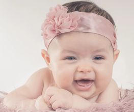 Neugeborenen-Fotografie-Klick-Moment-Fotostudio-Gera-Zwoetzen.jpg
