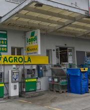 AGROLA Tankstelle in Emmenbrücke Luzern, Landi nebenbei
Zwei Tanksäulen mit Zahlterminal