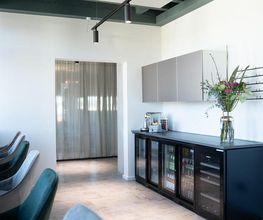 BUZZINLAB – The Club Office in Stuttgart: Eventlocation, Rooftop, Coworking Space, Tagungen, Workshops, Catering, Fotostudio, Podcast-Studio.