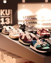 MUECKE in München im daseinstein Einkaufszentrum Sneaker