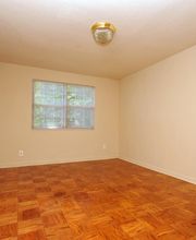 Olde Salem Village Apartments image 8