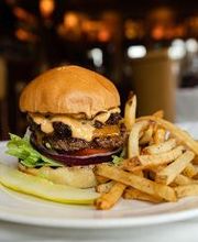 Eddie's Prime Cheeseburger & Fries