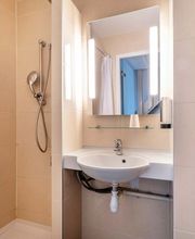 B&B HOTEL La Rochelle Centre image 8