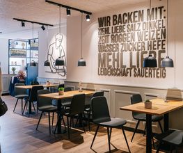Junge Die Bäckerei. Bild 8