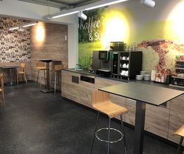 Innenansicht Kaffeeecke AGROLA TopShop