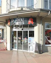 Aussenansicht der Apotheke am Mendelssohnplatz