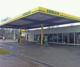 AGROLA Tankstelle in Bellach, Solothurn; überdacht; zwei Tanksäulen