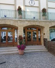 Mairie - Le Lavandou image 2