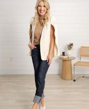 Mainstream Boutique Hudson, WI image 2