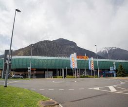 batiment-de-la-pharmacie-sun-store-martigny-cristal