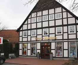 Aussenansicht der Hirsch-Apotheke