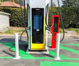 IPLANET Ricarica in sicurezza in modalità ultra fast per tutti i veicoli elettrici.