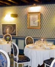 Relais De Poste Saint Jacques image 14