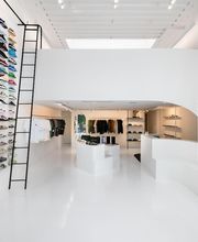 LK | Sneakers & Apparels imagen 4