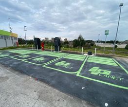 IPLANET Ricarica in sicurezza in modalità ultra fast per tutti i veicoli elettrici.
