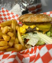 Lucie's Sage & Sand Bar & Grill image 13