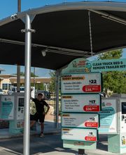 Suds Deluxe Car Wash image 2