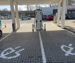 Shell Recharge Charging Station Bild 1