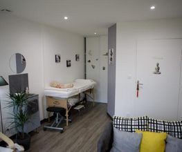 Bour Nadine image 2